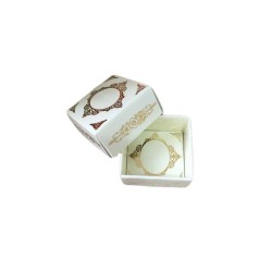 Komple Karton Kutu Saray Desen Gold Yaldız 4X4X2 CM (50 Adet) Komple Karton Kutu Saray Desen Gold Yaldız 4X4X2 CM (50 Adet)