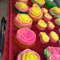 Silikon Kalıp Çikolata Battal Boy Gül Model Kek Kalıbı 6 Lı Silikon Kalıp Çikolata Battal Boy Gül Model Kek Kalıbı 6 Lı